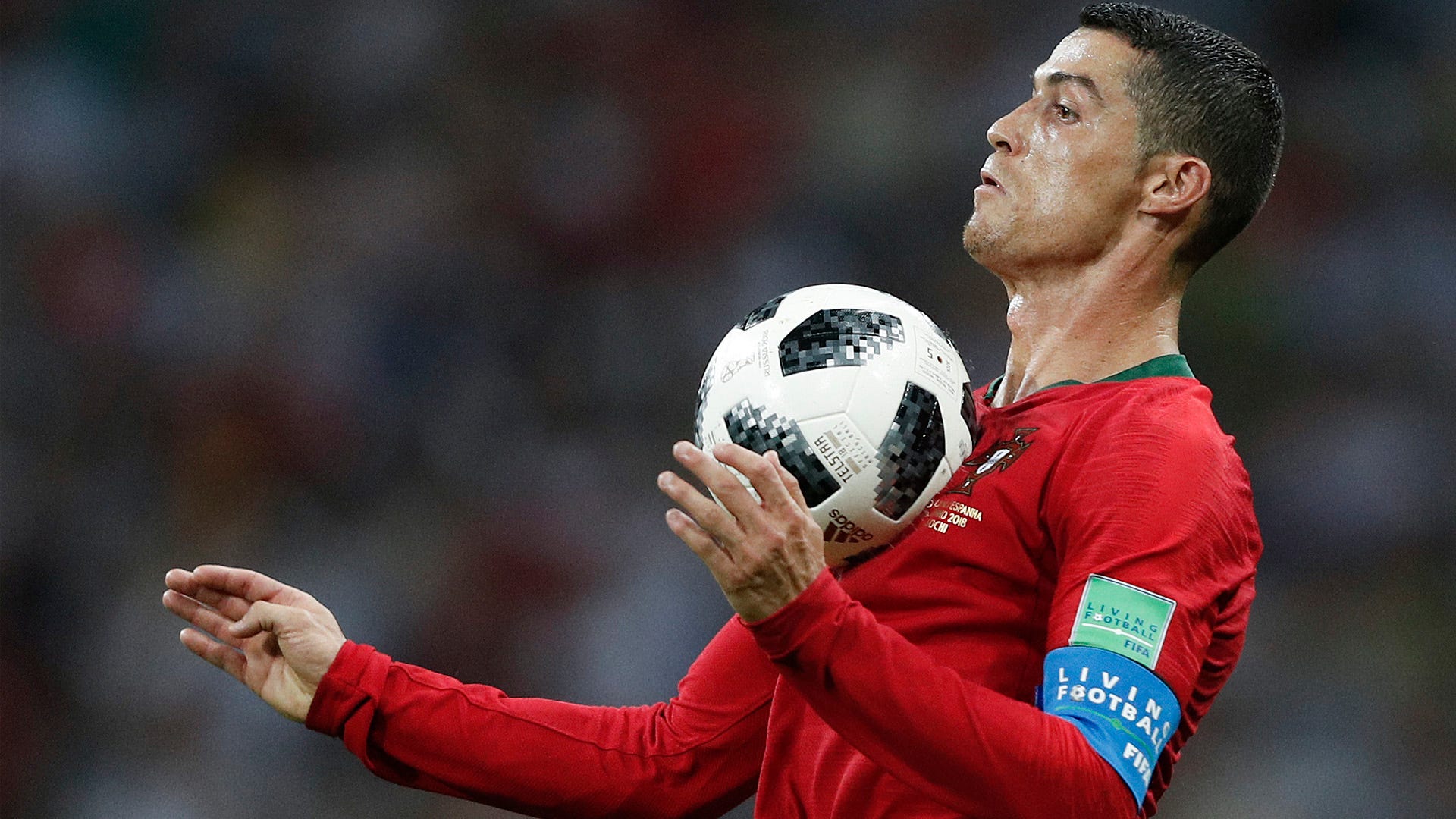 Bị Ronaldo nã 3 bàn, HLV ĐT Tây Ban Nha "đá xoáy" học trò cũ | Goal.com Việt Nam