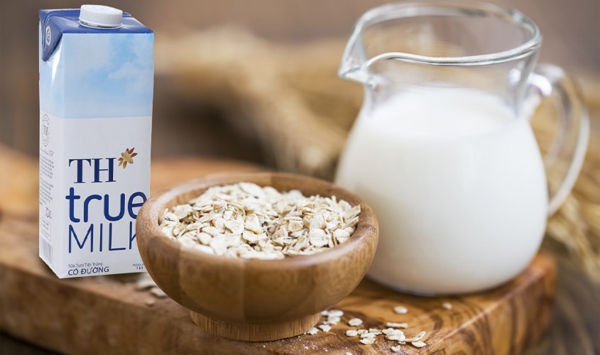 Hộp sữa tươi TH true MILK ít đường 1 lít có thể ăn liền cùng yến mạch