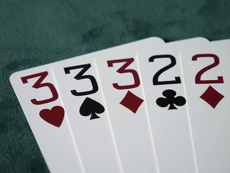 Full House Poker là gì? Những ván bài mạnh nhất trong poker