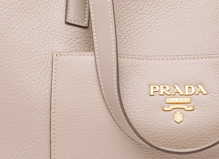 Cách xác thực một chiếc túi Prada chính hãng - Authentic-Shoes